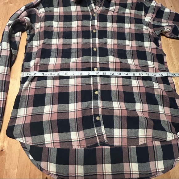 2 for$15 Abercrombie & Fitch Navy & Rose Plaid Flannel Long Sleeve Shirt - Picture 5 of 11